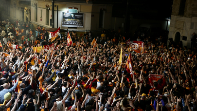 Galatasaray taraftarı Ankara’da şampiyonluğu kutladı
