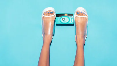 Şeffaf ayakkabılarla zarafet yeniden yükseliyor