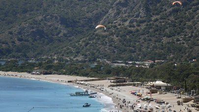 Fethiye ve Marmaris’te sahillere erken yaz yoğunluğu
