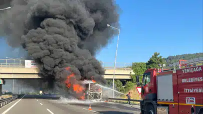 Bolu’da alev alan otobüsteki yolcular son anda kurtuldu