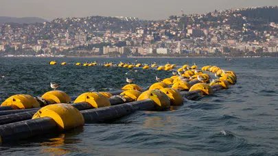 İzmit Körfezi dip çamuru temizliğiyle canlandı
