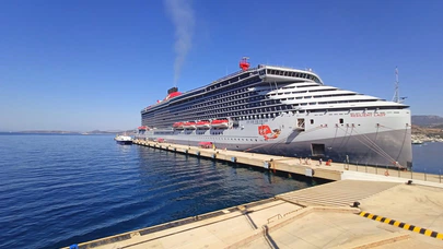 Bodrum’a 2 bin 500’ü aşkın yolcuyla dev gemi ziyareti