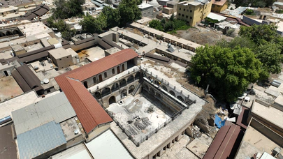 Depremde hasar gören Barutçu Hanı restore ediliyor