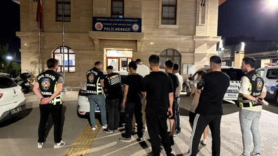 Trafikte konvoy yapan 9 kişiye 165 bin lira ceza