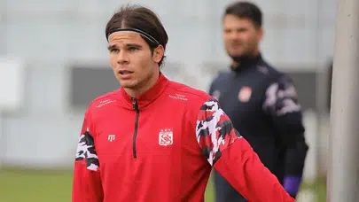 Sivasspor'un Orta Saha Oyuncusu Charisis, Sivas'ta En Çok Vergi Veren İkinci İsim Oldu