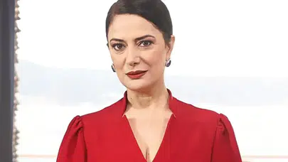 Veda Yurtsever Kimdir, Kaç Yaşında, Nereli? Veda Yurtsever Devlet Tiyatroları’ndan Ayrıldı Mı, Neden Ayrıldı?