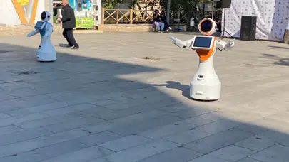 Zeybek Oynayan Robotlar Bilim Şenliği’nde Yoğun İlgi Gördü