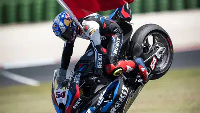 Toprak Razgatlıoğlu Kimdir? Türk Motosiklet Sporunun Altın İsmi