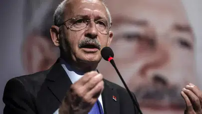 Kılıçdaroğlu'ndan Ecevit Anması, Sosyal Medyada Eleştirilerle Karşılandı