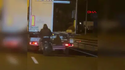 Diyarbakır'da Hareket Halindeki TIR'dan Koyun Hırsızlığı Görüntülendi