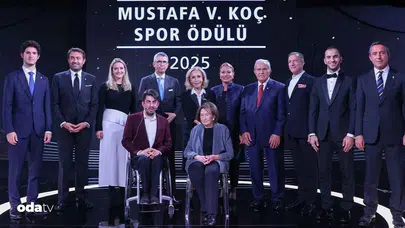 Sosyetenin Bir Araya Geldiği Ödül Töreni