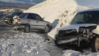 Buzlanma Nedeniyle Zincirleme Kaza: 5 Yaralı