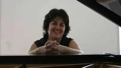 Piyanist Yeşim Gökalp Evinde Hayatını Kaybetti