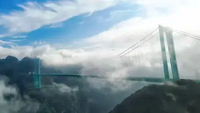 Dünyanın En Yüksek Köprüsü Huajiang Grand Canyon Açıldı