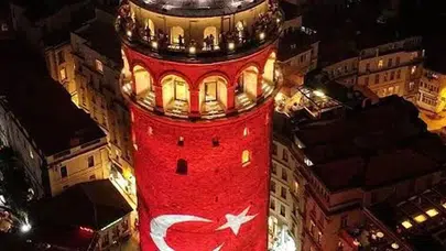 Galata Kulesi'nde Türkiye'nin Final Maçı Coşkusu