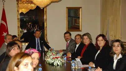 Memurluktan Girişimciliğe: Serpil Karuserci'nin Başarı Hikayesi Nedir?