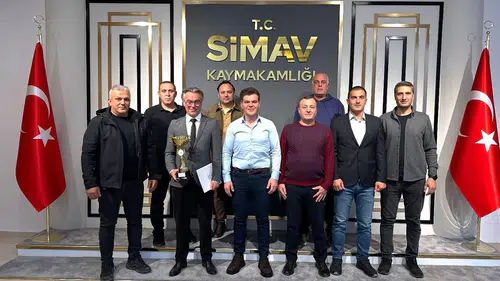 Simav Kaymakamı Karaloğlu, Kütahya Şampiyonu Voleybol Takımını Ağırladı