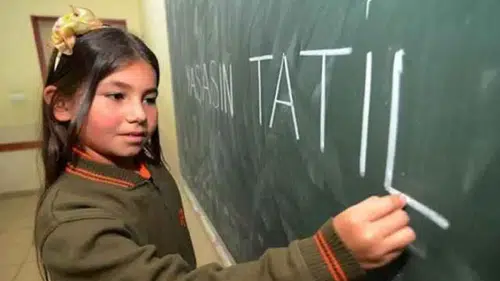 Ara Tatiller Kalkıyor mu? Bakan Yusuf Tekin'den Dikkat Çeken Açıklama: Zorunlu Eğitim Süresi de Gündemde