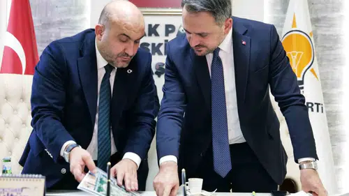 Gençlik ve Spor Bakan Yardımcısı Eminoğlu, AK Parti Eskişehir Teşkilatı ile İstişarede Bulundu