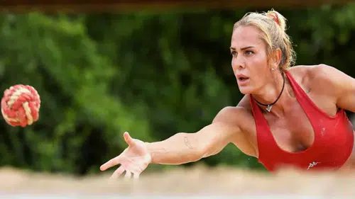 Survivor Nagihan'ın Sedyedeki Fotoğrafı Yürekleri Burktu