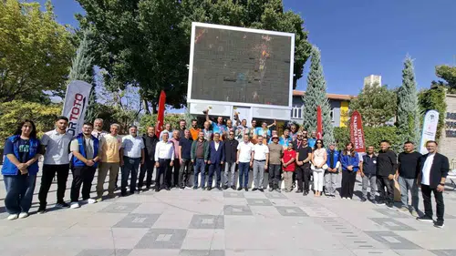 Karapınar’da Uluslararası Yelkenkanat Şampiyonası Ödül Töreni Gerçekleştirildi