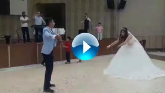 Düğününde Kardeşi İle Şov Yapan Gelin... İzlenme Rekorları Kırıyor...