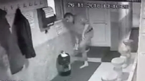 Camiye dadanan hırsız güvenlik kameralarına yakalandı