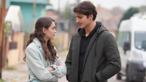 Aşk Ağlatır 11.Bölüm izle Full Tek Parça