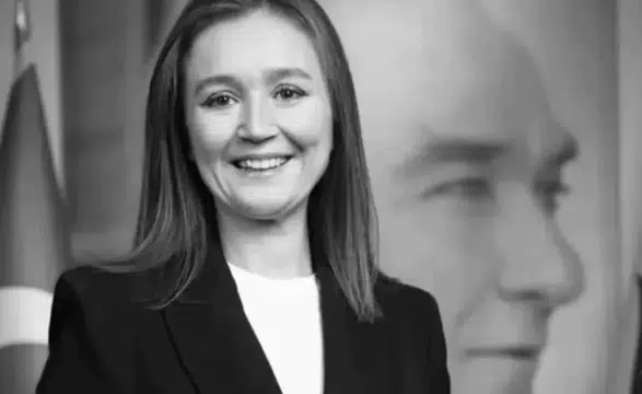 Şehzadeler Belediye Başkanı Gülşah Durbay, 37 Yaşında Hayatını Kaybetti