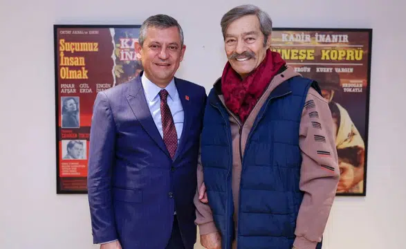 Özgür Özel, Kadir İnanır'ı Ziyaret Etti