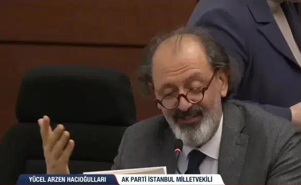 Meclis'te ilahi tartışması: AK Partili milletvekili muhalefete laiklik eleştirisi yöneltti