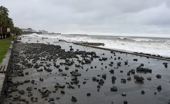 Samsun’da Fırtına Ve Sağanak Yağış Kıyıyı Nasıl Vurdu?