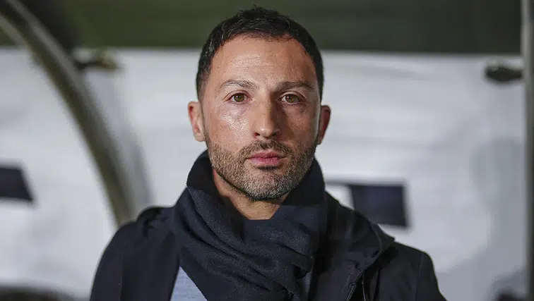 Fenerbahçe, Tedesco'nun Ağır Enfeksiyon Geçirdiğini Açıkladı ve Dönüş Tarihini Belirtti