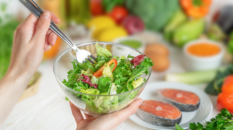 Pratik ve Lezzetli Salata Tarifleri ile Sağlıklı Öğünler
