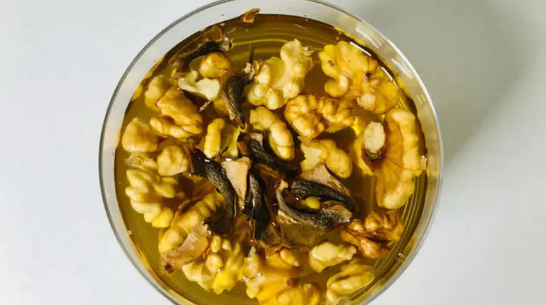 Ceviz Suyu Nasıl Yapılır? Yağ Yakan ve Vücuda Şifa Olan Doğal Karışım