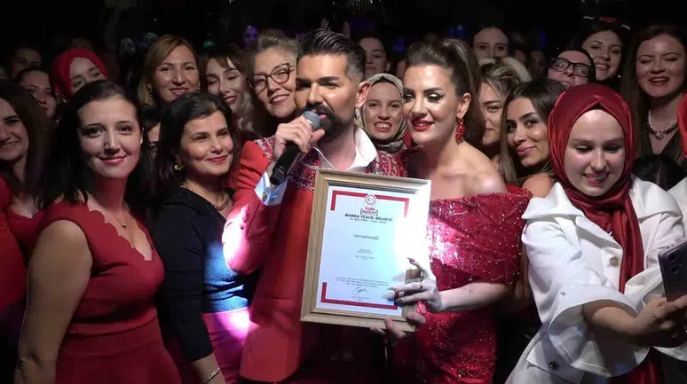 Bursa'da Kadınlar Matinesinde "Heralde" Kelimesinin Patenti Alındı