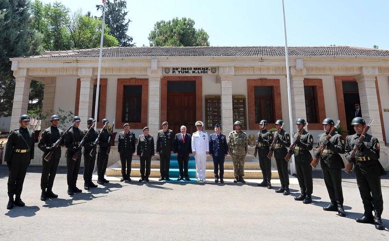 Bakan Yaşar Güler’den Kıbrıs’ta askeri birlik ziyareti