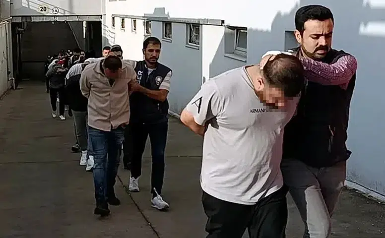 Adana'da 'Sazan Sarmalı' Şebekesi Çökertildi: 7 Milyon Lira Dolandırıcılık