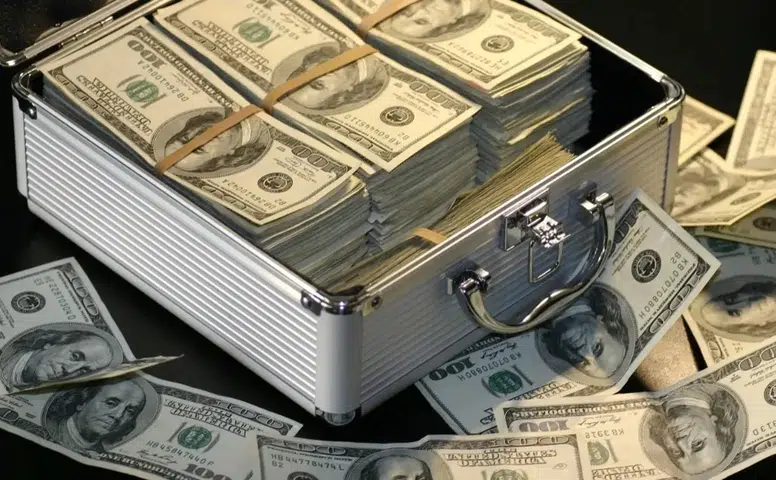 Dünyanın En Zenginleri 2025'te Servetlerine Servet Kattı