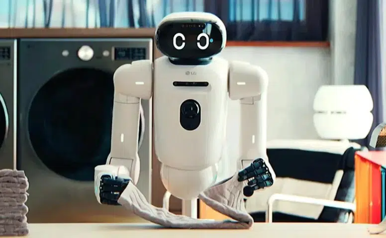 LG'nin Ev Robotu CLOiD Tanıtıldı: Çamaşır Katlamaktan Daha Fazlasını Yapıyor