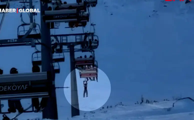 Düşen Snowboardını Almak İçin Telesiyejde Asılı Kaldı