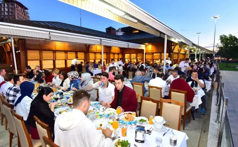 İBB, Ramazan Ayında İftar Menüsü Fiyatlarına Ne Kadar Zam Yaptı?