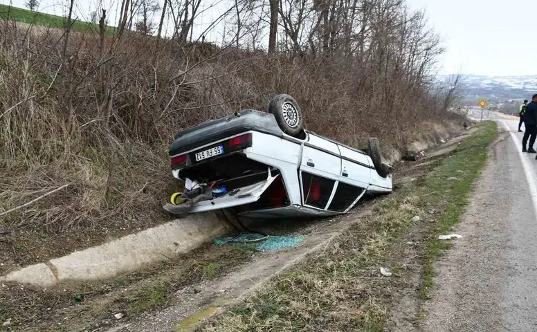 Samsun'da meydana gelen trafik kazasında otomobil ters döndü, sürücü yara almadı mı?