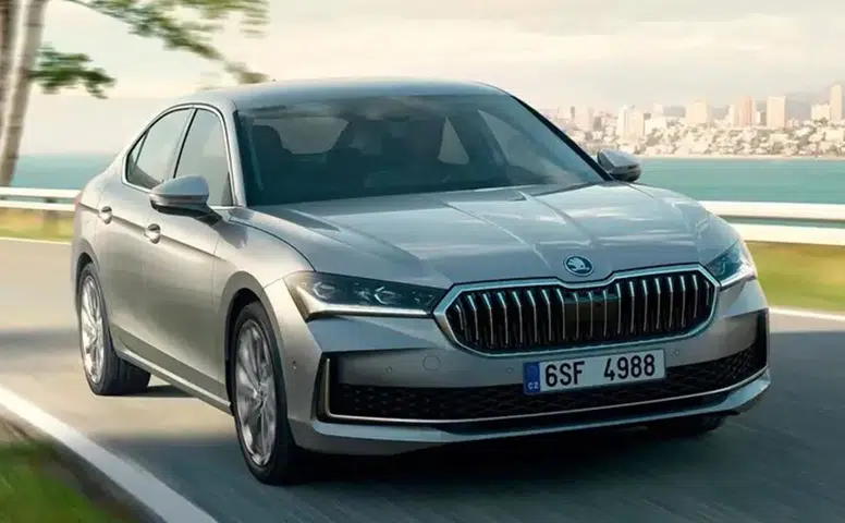 Skoda'nın 272 Beygirlik Hibrit Modeli Superb, Performans ve Verimliliği Bir Araya Getiriyor