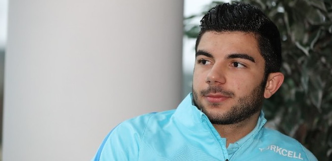 12_muhayer-oktay-kimdir-kac-yasinda-hangi-mevkide-oynuyor_154741293713