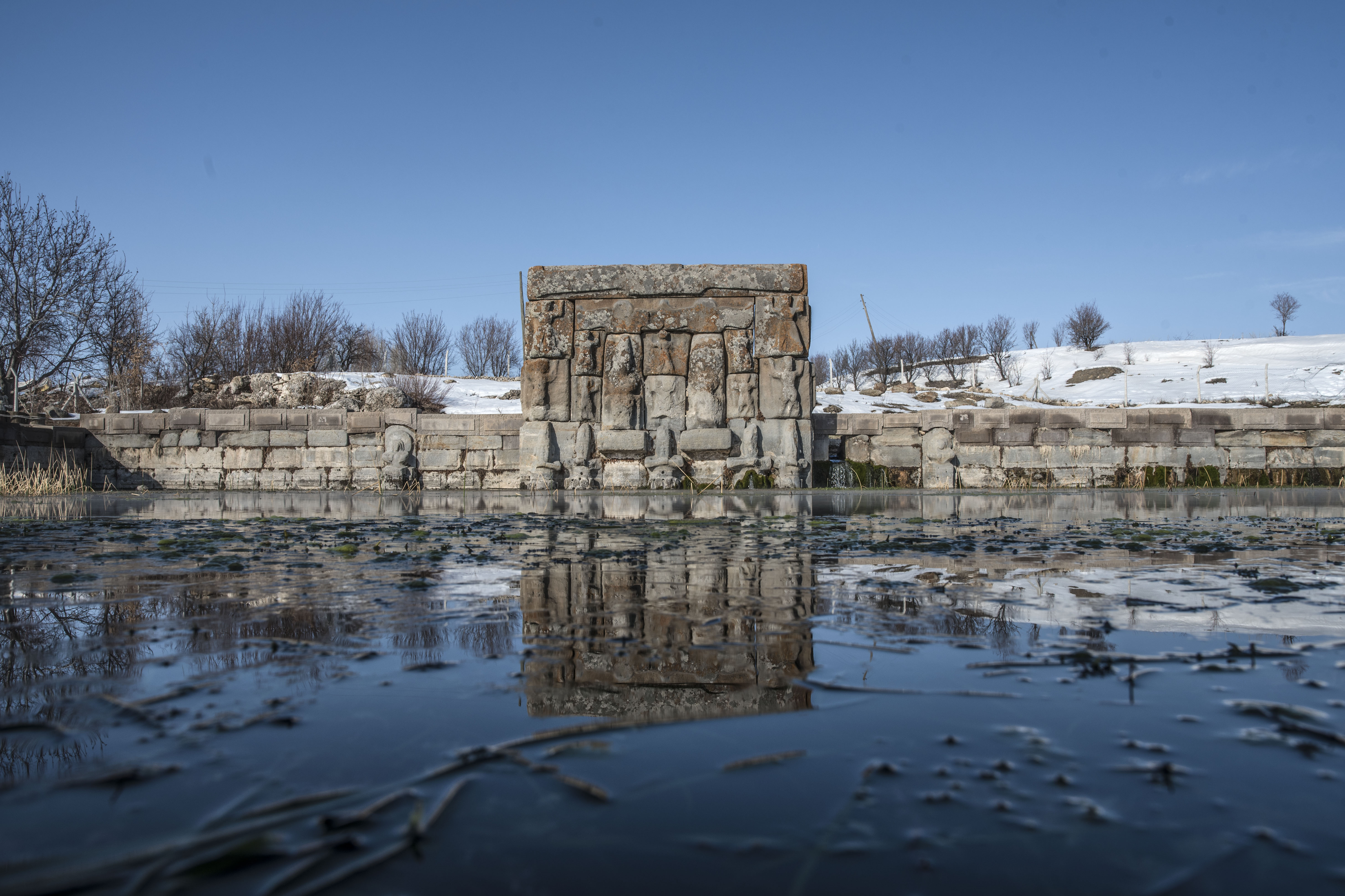 1515010249_3_Eflatun_P__nar_Mahmut_Koya__