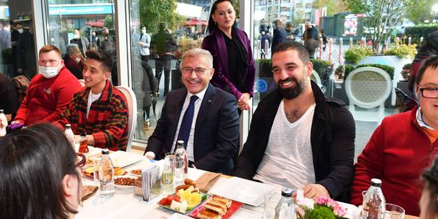 arda-turan-uskudarda-h1638539661-199585