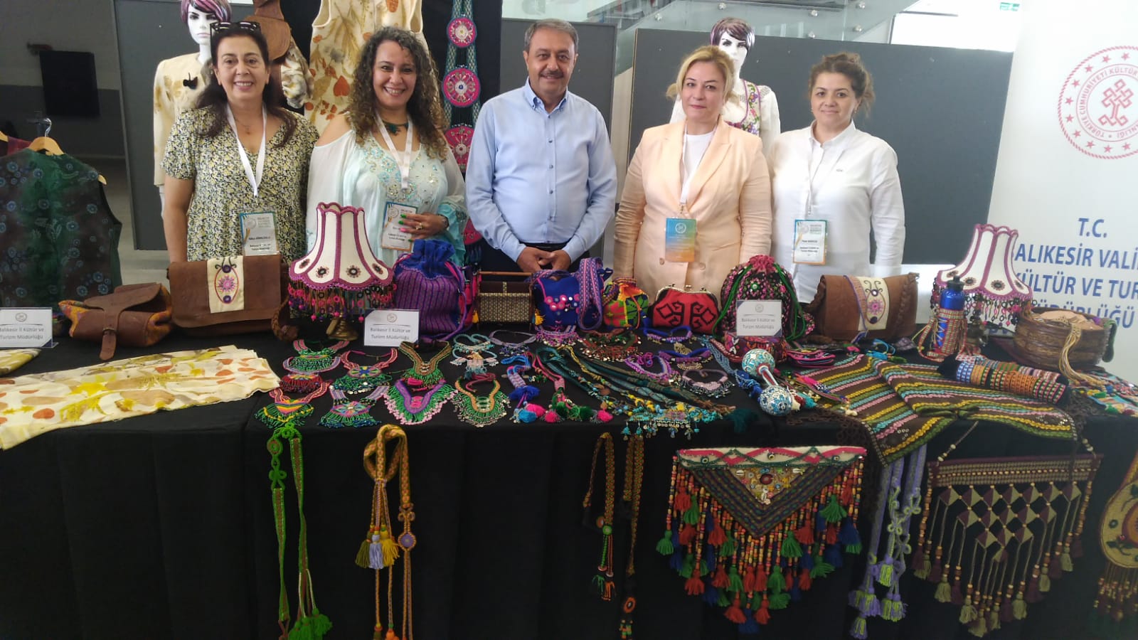 da52cfe7-dc47-4aa0-88b0-6ff9987c178d