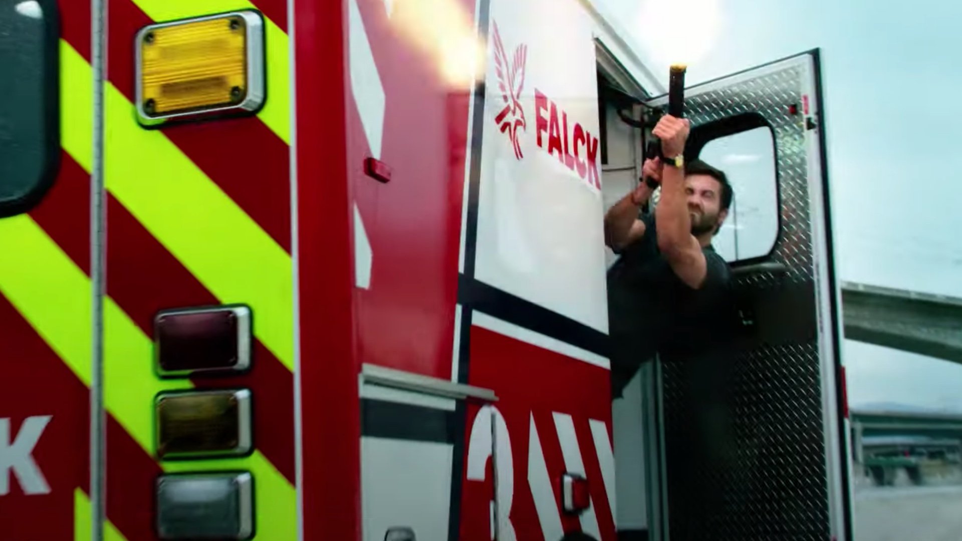 intense-trailer-for-michael-bays-crime-thriller-ambulance-with-jake-gyllenhaal-and-yahya-abdul-mateen-ii