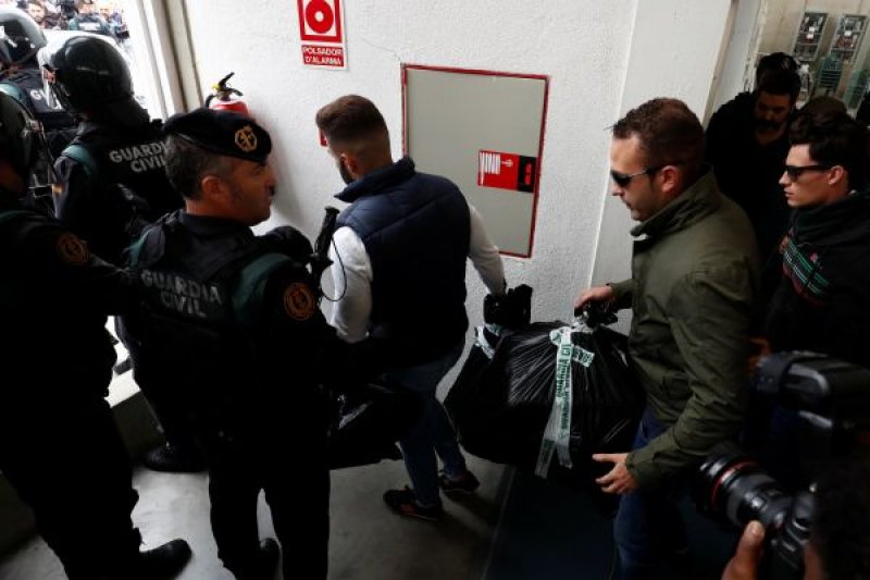 Barcelona sokakları savaş alanına döndü 5